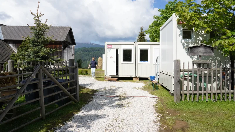Forsthaus Rampensau – Produktionscontainer vor Ort